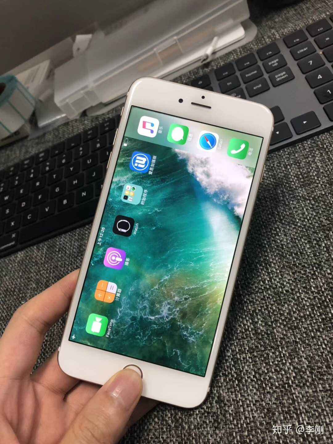 深圳二手苹果手机批发男朋友给我买了二手苹果手机