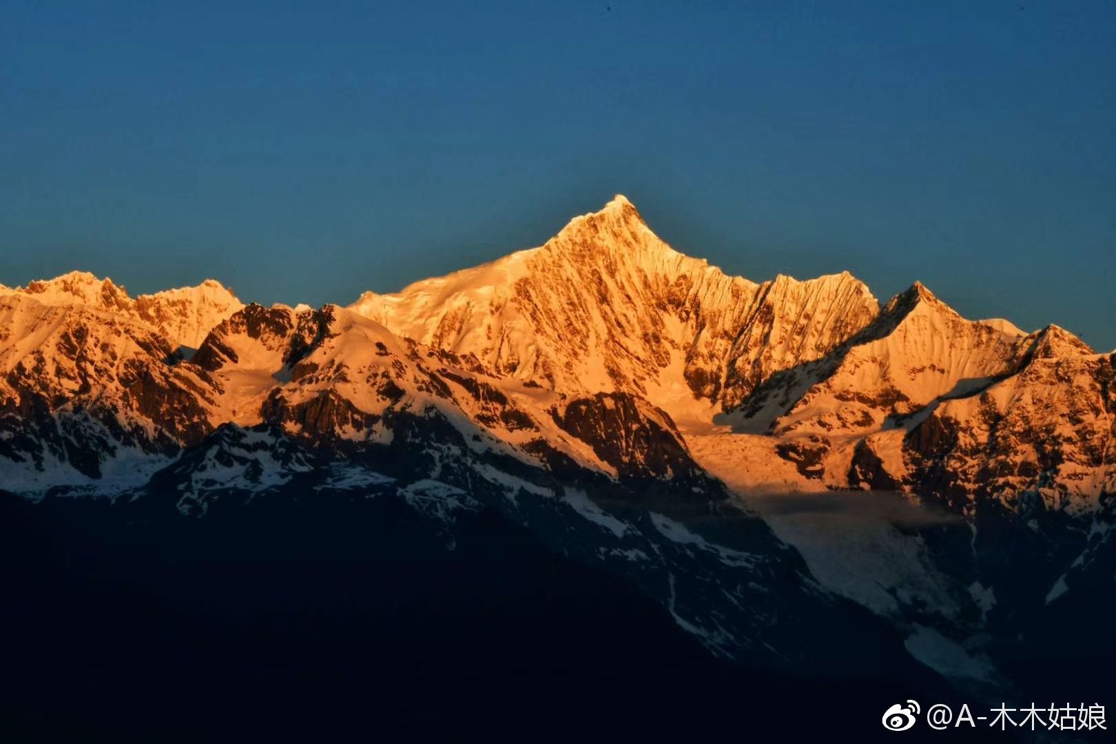 日照金山壁纸苹果版日照金山高清手机壁纸