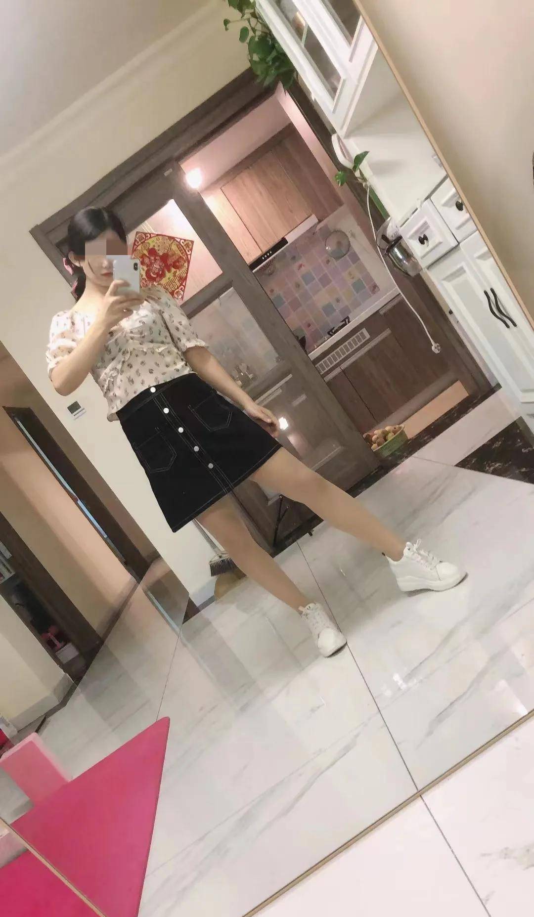 前女友和现女友和我苹果版:和前女友分手后，前女友的妈妈竟然约啪我