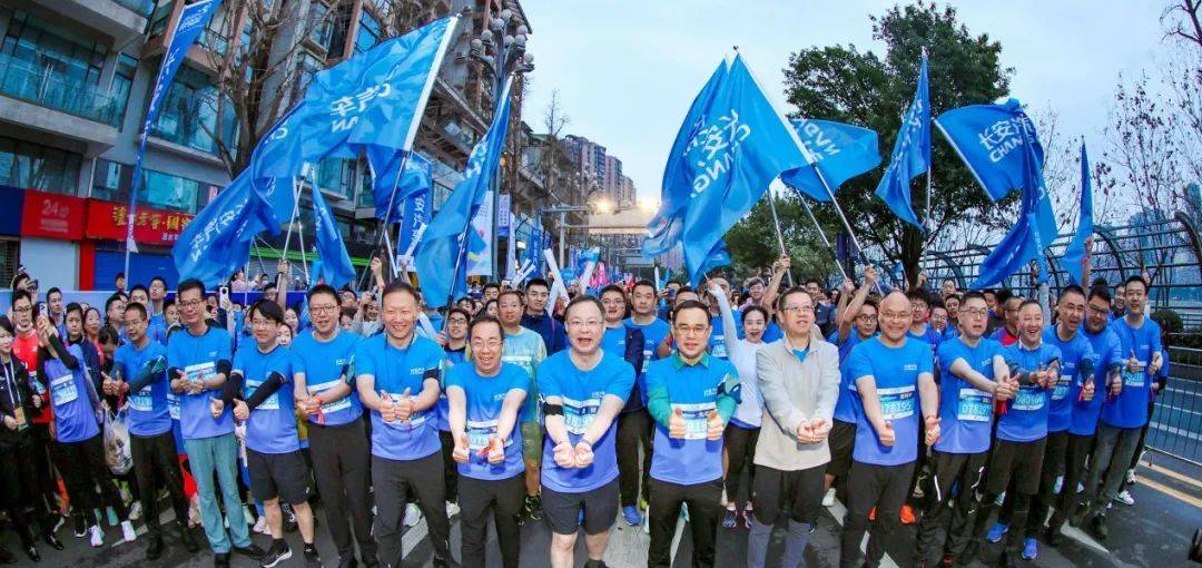 苹果11反向充电版
:电力全开 长安汽车助力重马开创全球首次马拉松引导车智驾领航-第2张图片-亚星国际官网