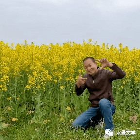 手机小说:【第四届水缘杯微小说征文152#】手机||仝蓝宇(湖北)