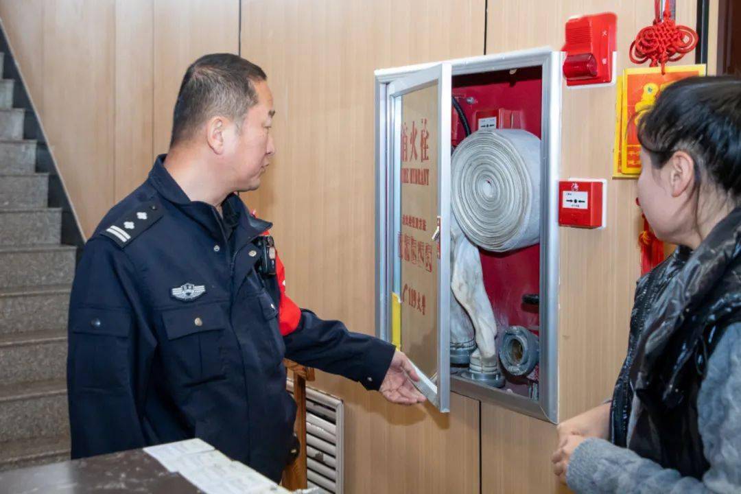 从“下社区”到“在社区 ”做优社区警务 擦亮群众幸福底色-第6张图片-亚星国际官网